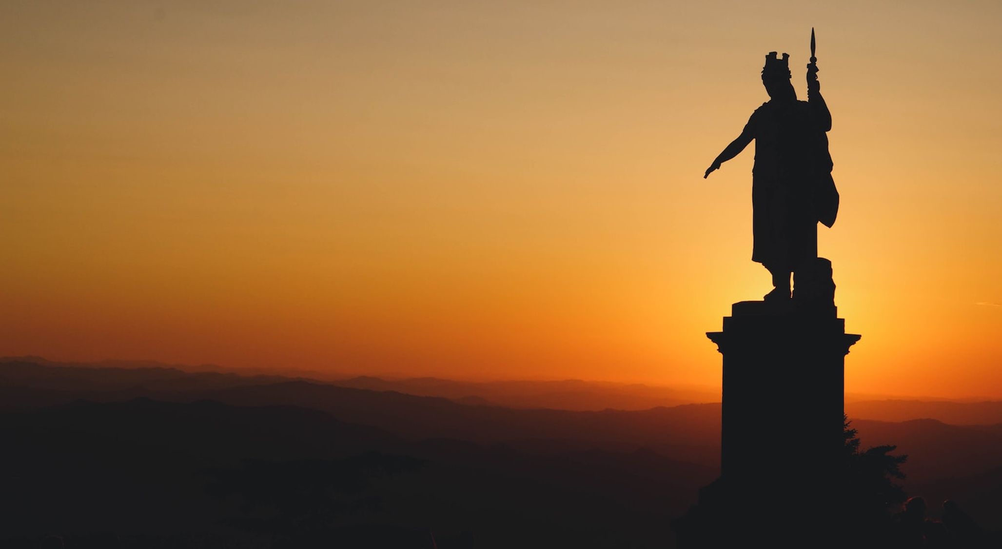 Daniel : Idols and Furnaces