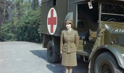 A Monarch who Serves!